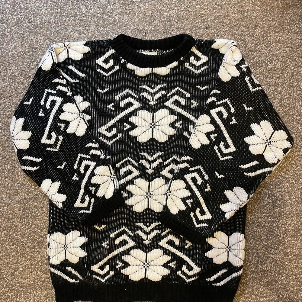 Vintage Black and White Patterned Crewneck Sweater